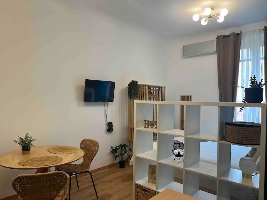 La Regina Delle Locazioni Ai Navigli 1 Apartment Milan 0*,  Italy